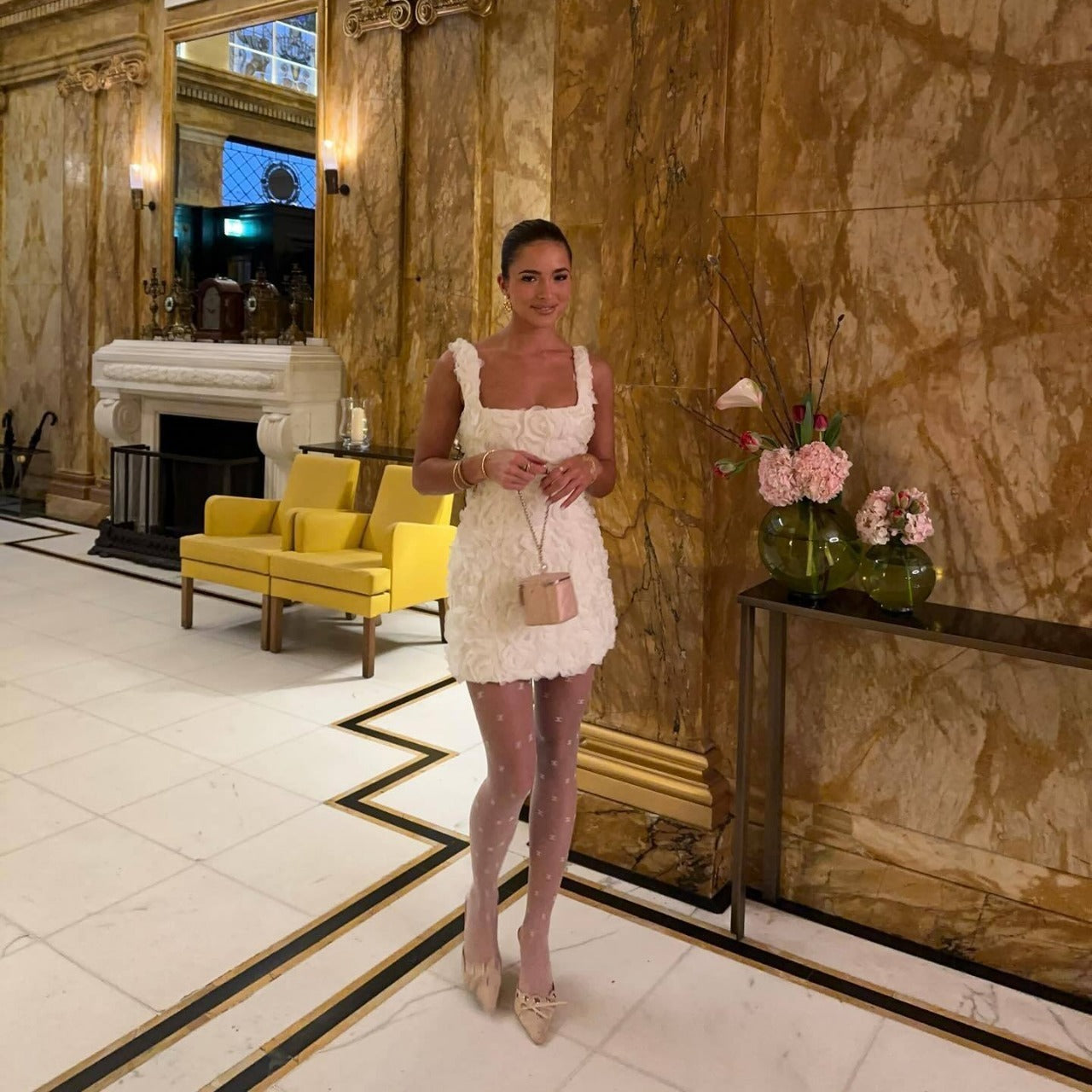 Barbara – Drei-dimensionales Blumen-Trägerkleid