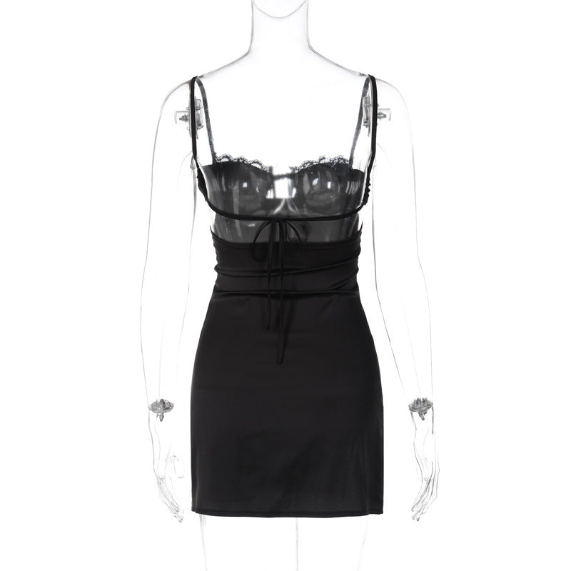 Patricia – V-Ausschnitt Kleid mit Spitzenbesatz und Schlitz für heiße Mädchen