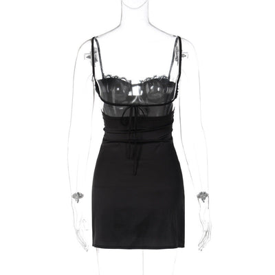 Patricia – V-Ausschnitt Kleid mit Spitzenbesatz und Schlitz für heiße Mädchen