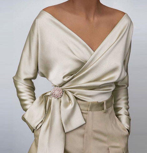 Davina - Eine elegante Bluse aus reiner Seide