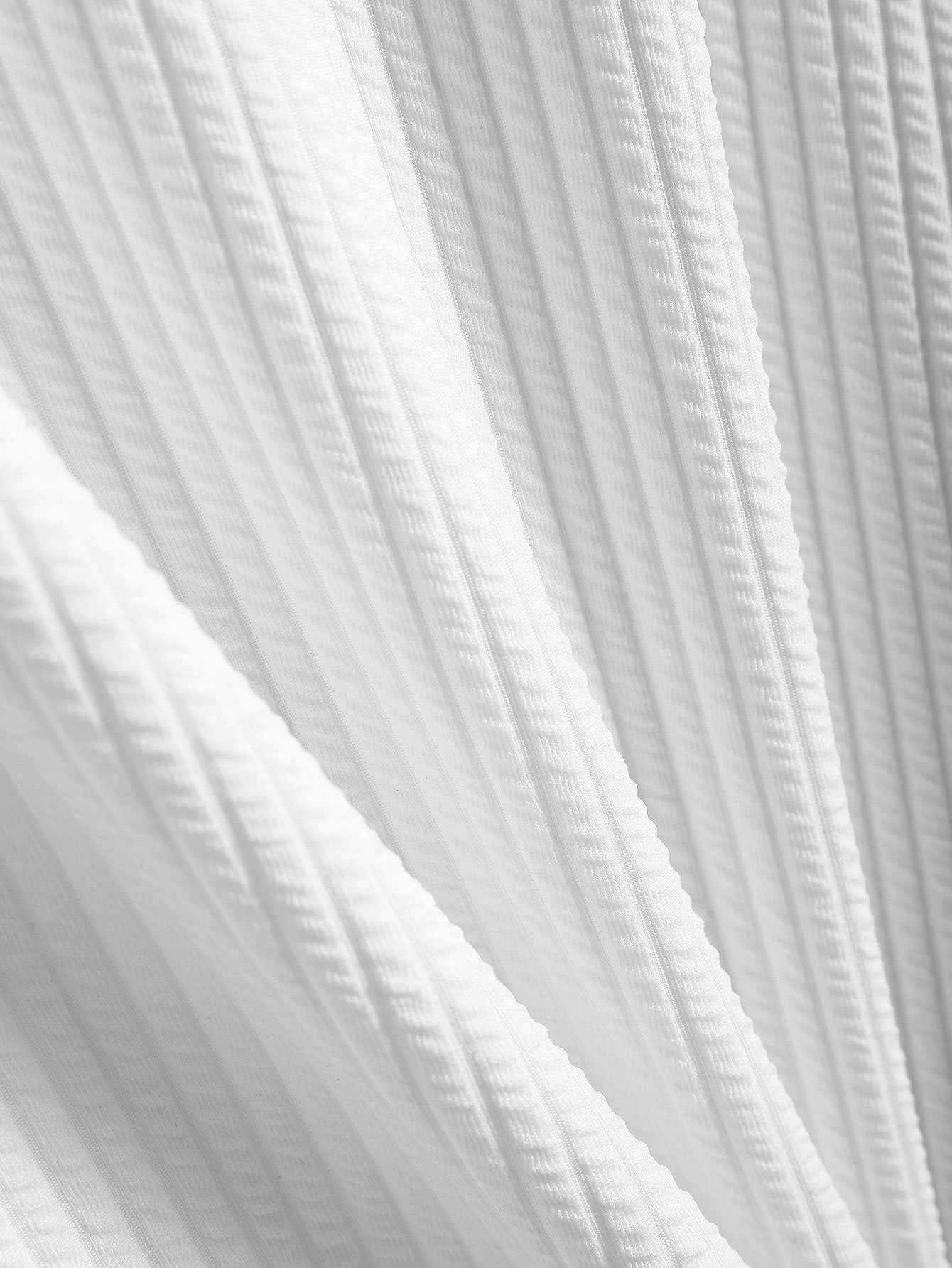 Fit T-Shirt mit geripptem Bogensaum