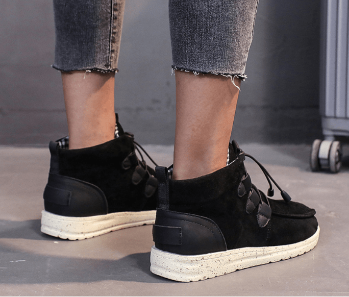 August Schuhe mit Kordelzug aus Samt