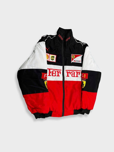 Karolin | Sportliche Ferrari-Rennfahrerjacke